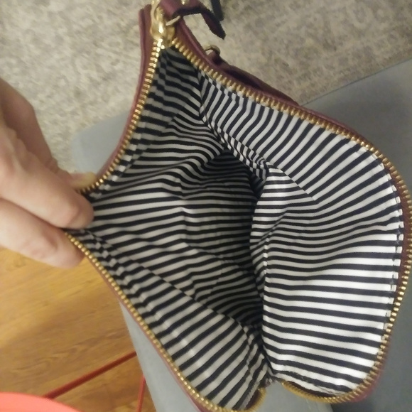 Barely worn Kate Spade purse w/ removeable strap - Picture 4 of 6